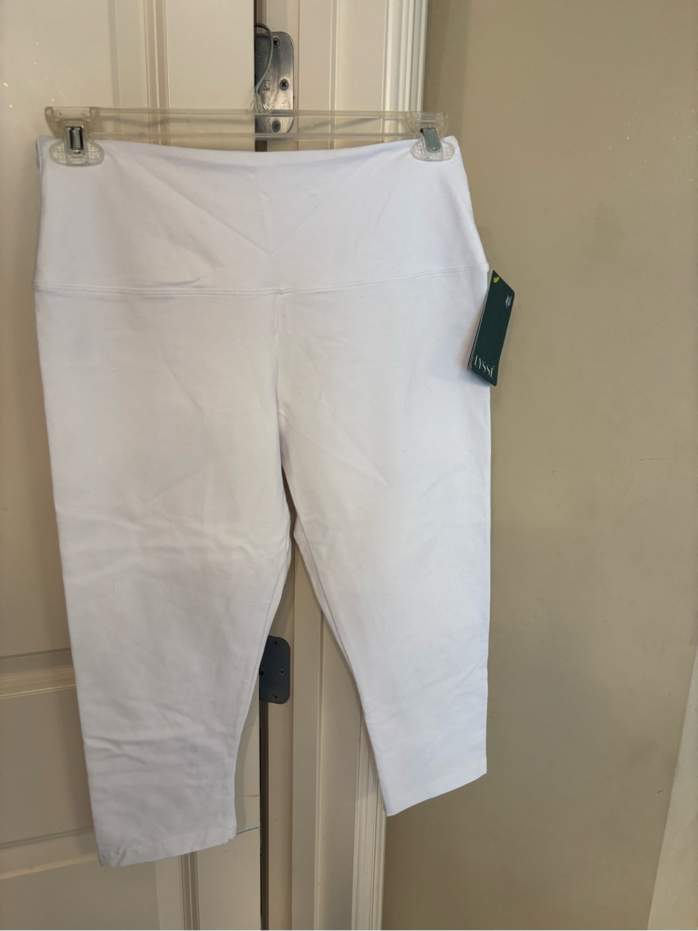 Lysse’ Women’s White Stretch Capri Leggings